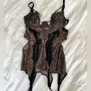 Victoria’s Secret very sexy lace garter slip size 34c